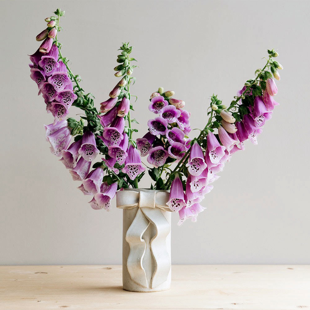 Clayndwhisk Small Ceramic Bow Vase