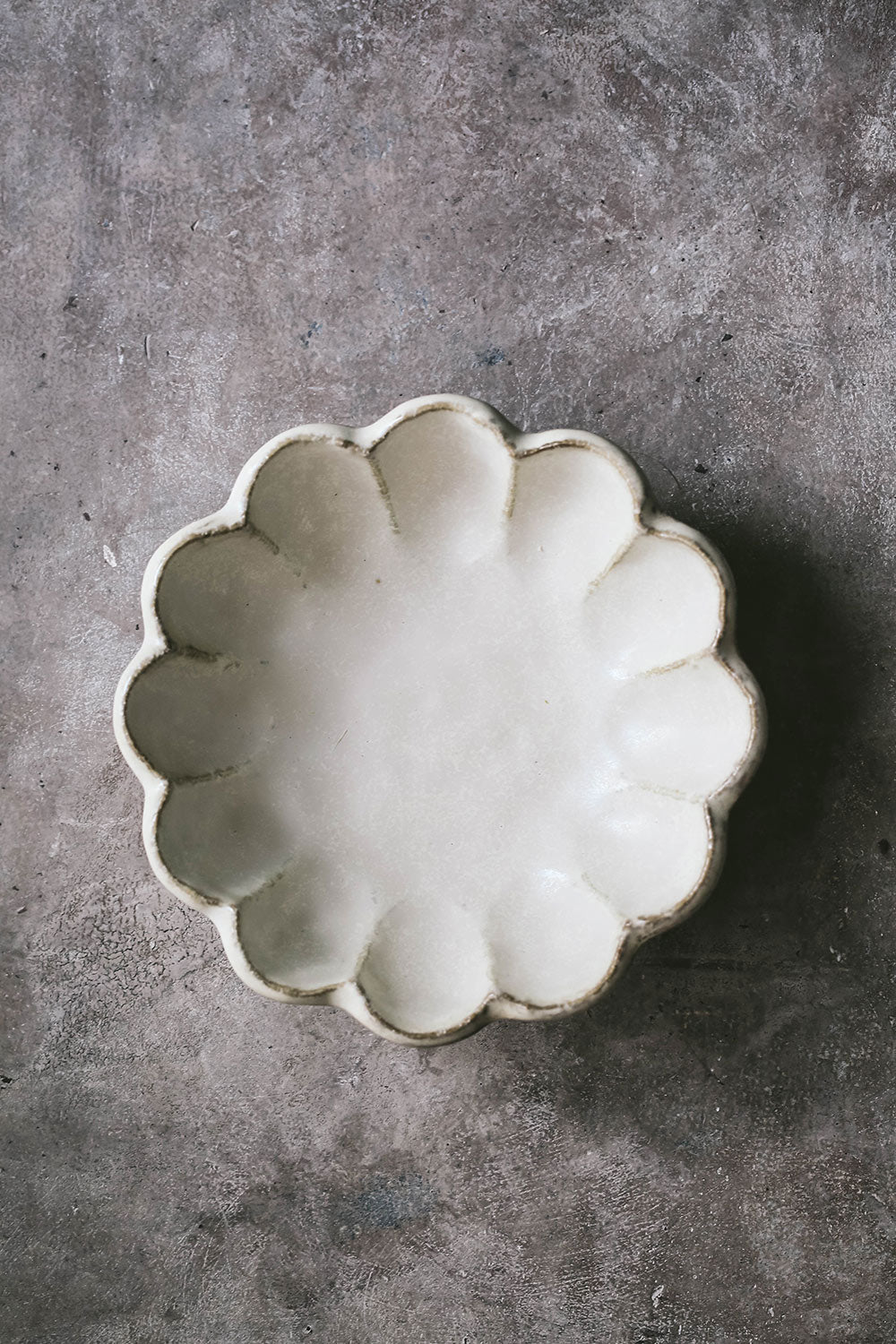 Clayndwhisk Footed Petal Bowl