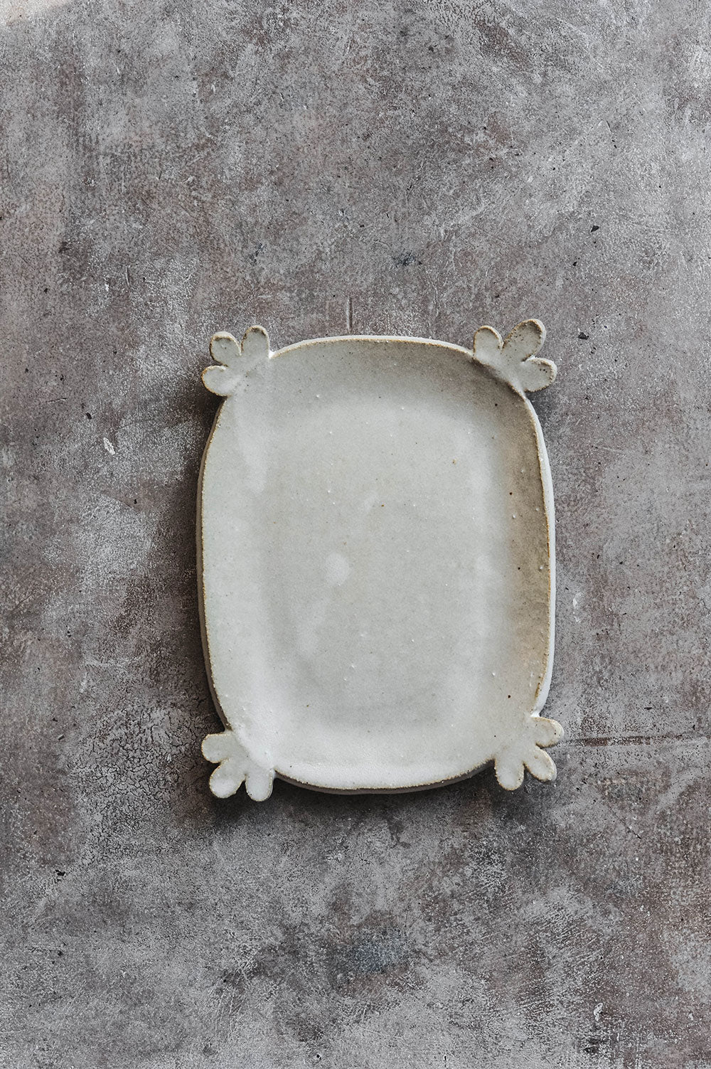 Clayndwhisk Small Petal Edge Tray