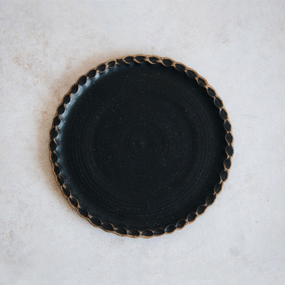 Clayndwhisk Dark Scalloped Plate