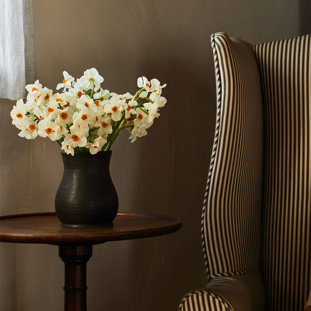 Clayndwhisk Dark Bloom Vase