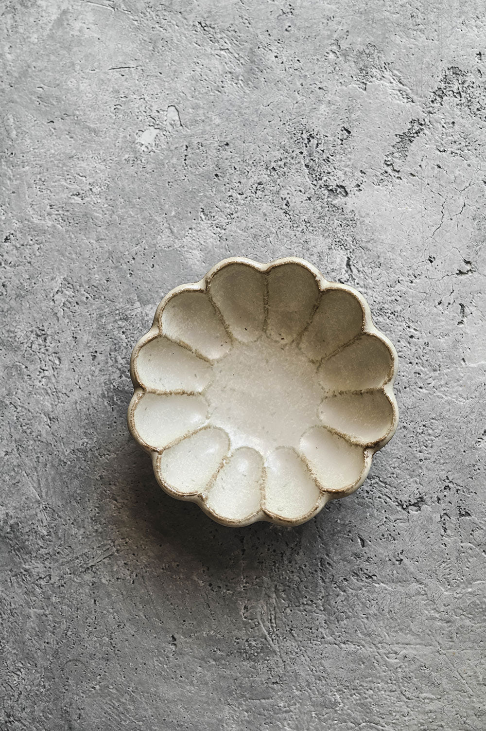 Clayndwhisk Small Footed Petal Bowl