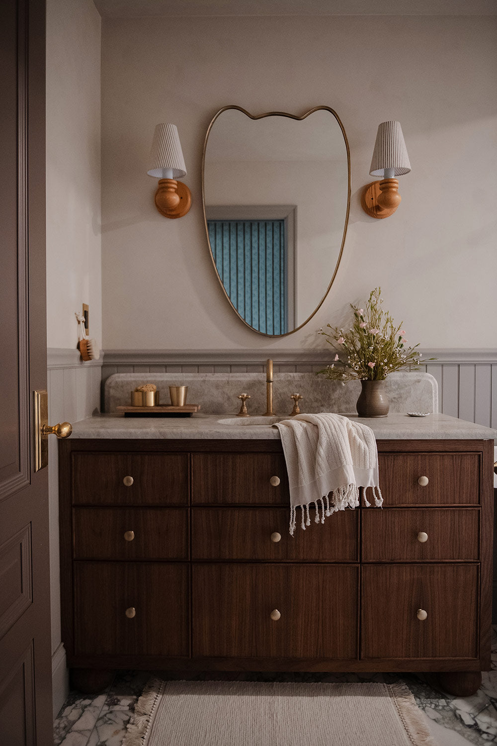 Clayndwhisk Mocha Vase