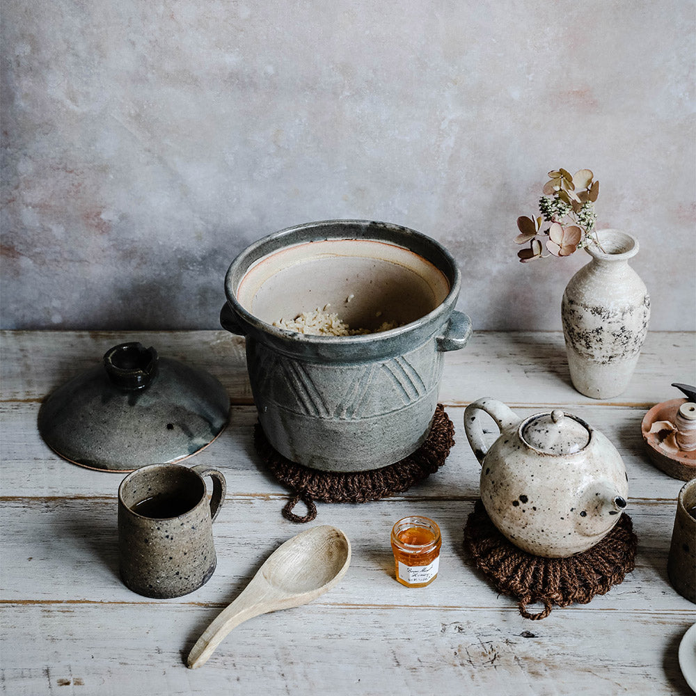 Clayndwhisk Hand-knit Palm Trivet