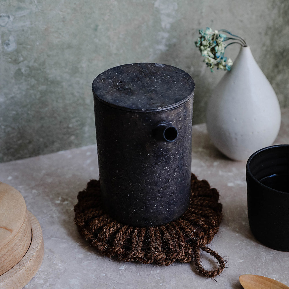 Clayndwhisk Hand-knit Palm Trivet