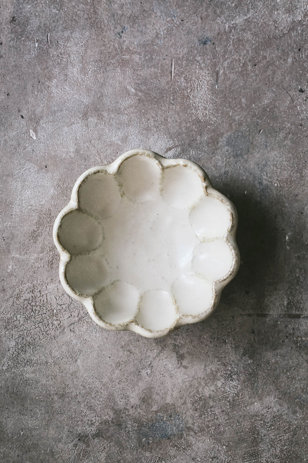 Clayndwhisk Petite Ceramic Petal Bowl