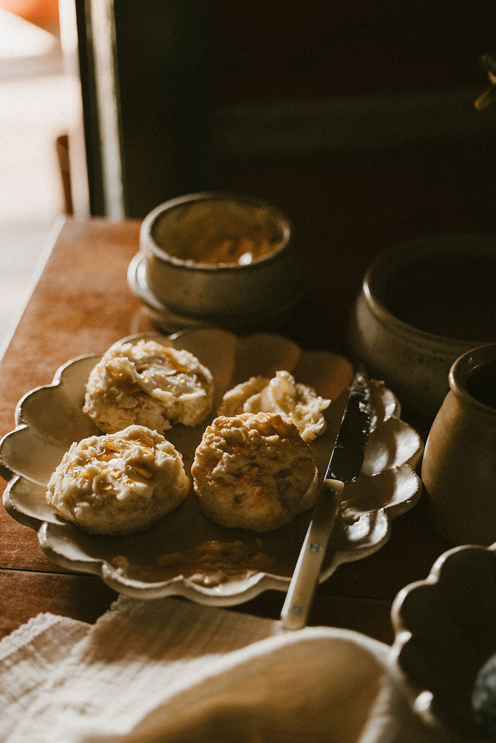 Clayndwhisk Large Ceramic Petal Plate