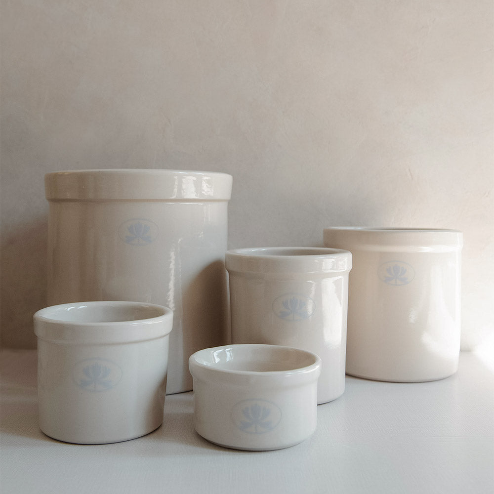 Clayndwhisk Iris Crock