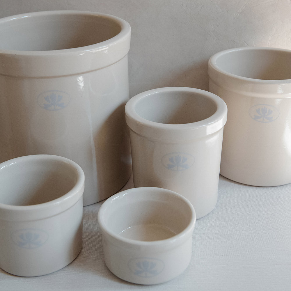 Clayndwhisk Iris Crock