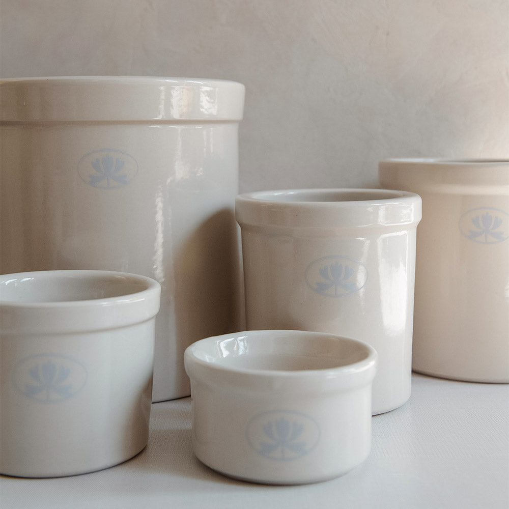 Clayndwhisk Iris Crock