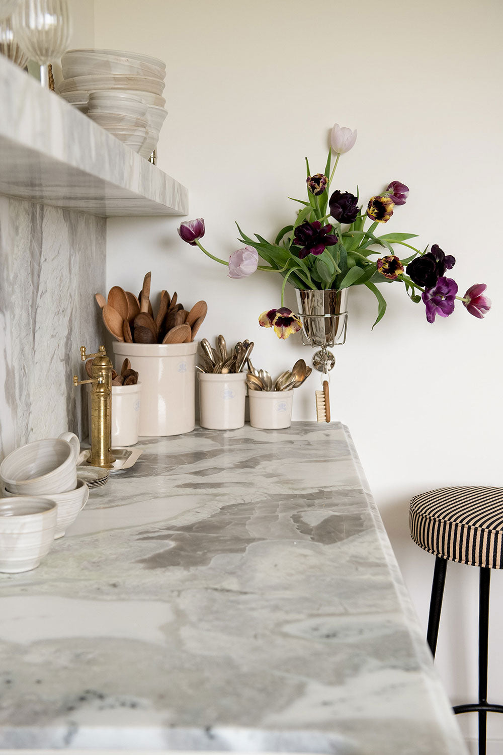 Clayndwhisk Iris Crock