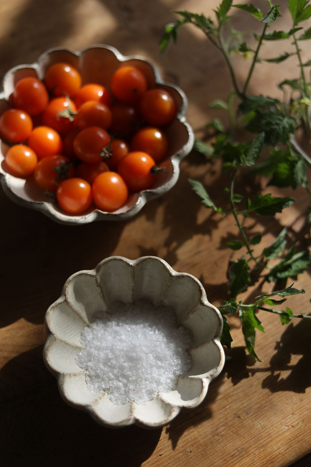 Clayndwhisk Petite Ceramic Petal Bowl