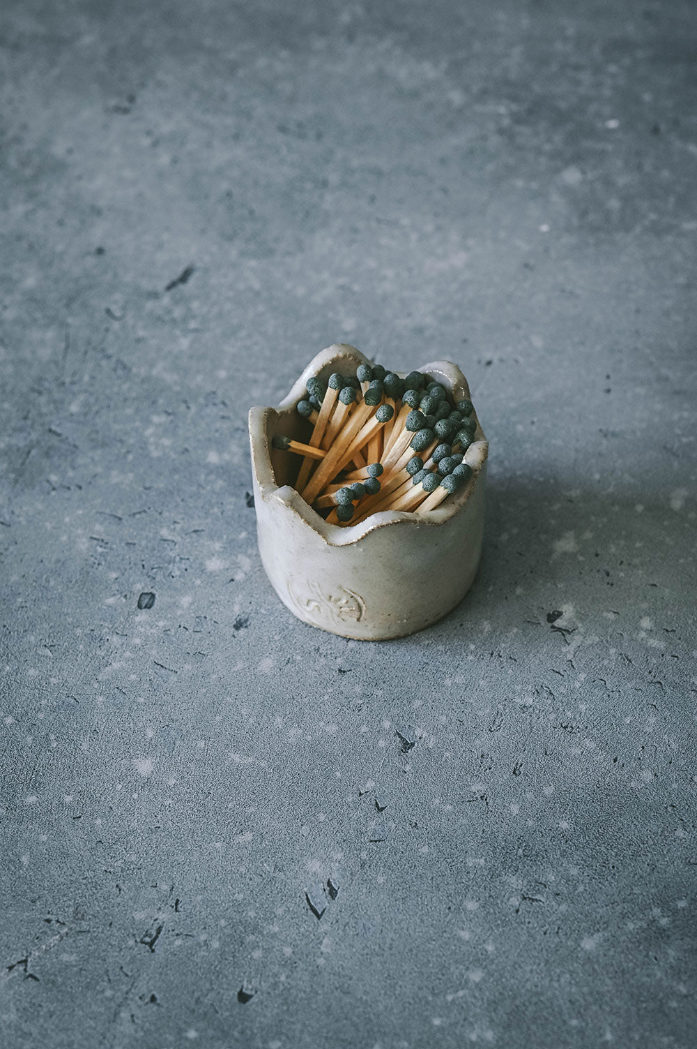 Clayndwhisk Wave Ceramic Match Holder